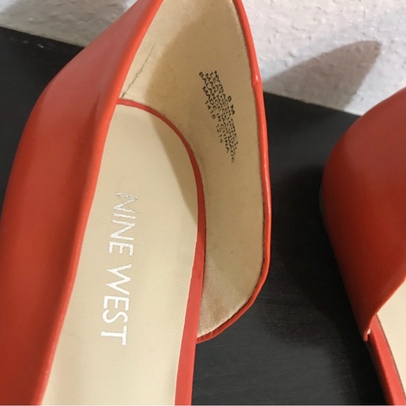 Size 8 flat sandals from Nine West - Picture 2 of 3